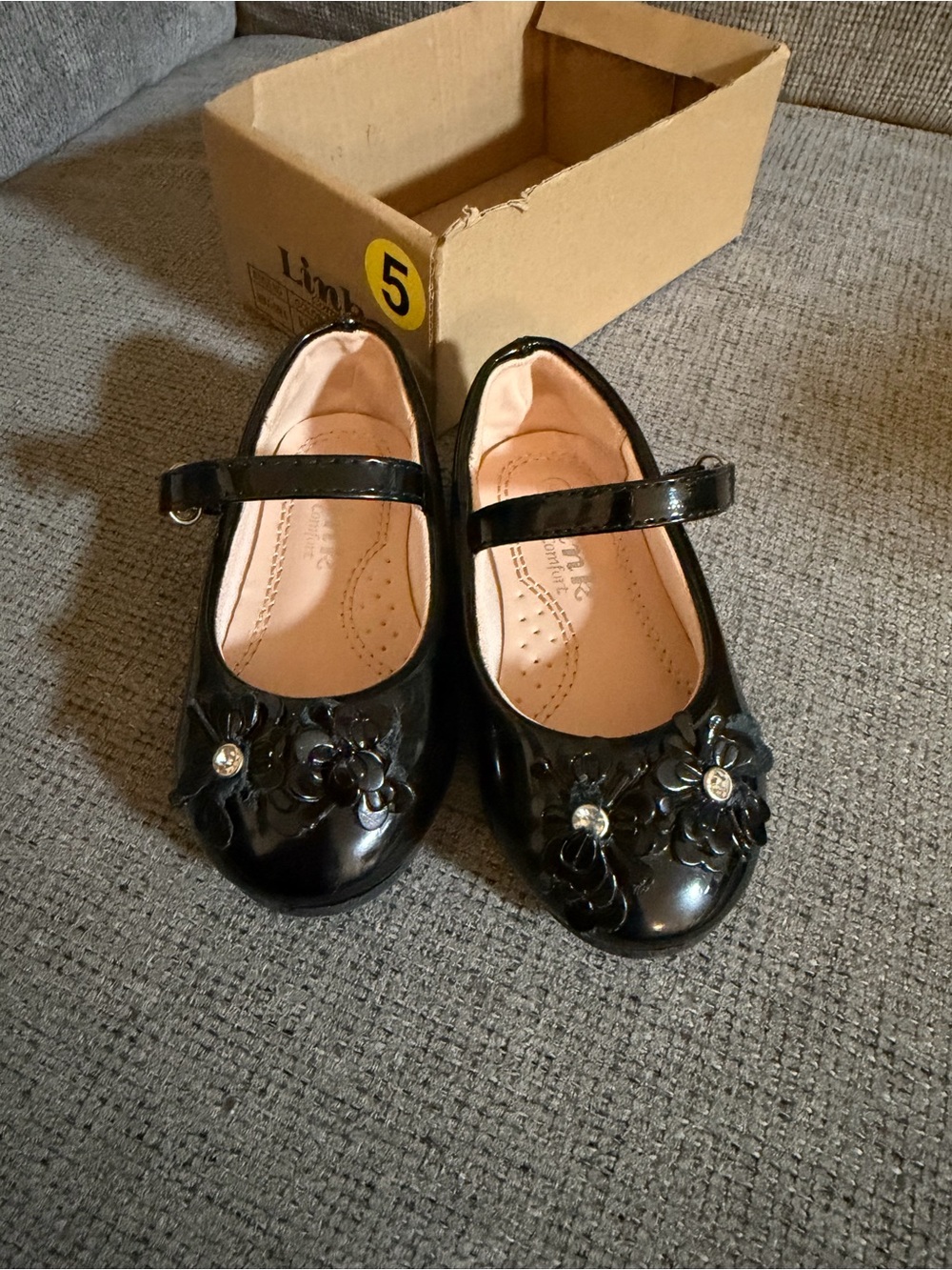 Girls Black Patent Mary Jane Shoes with Floral Accent
